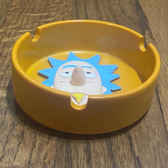 Rick and Morty Ashtray - Picture 3 of 5